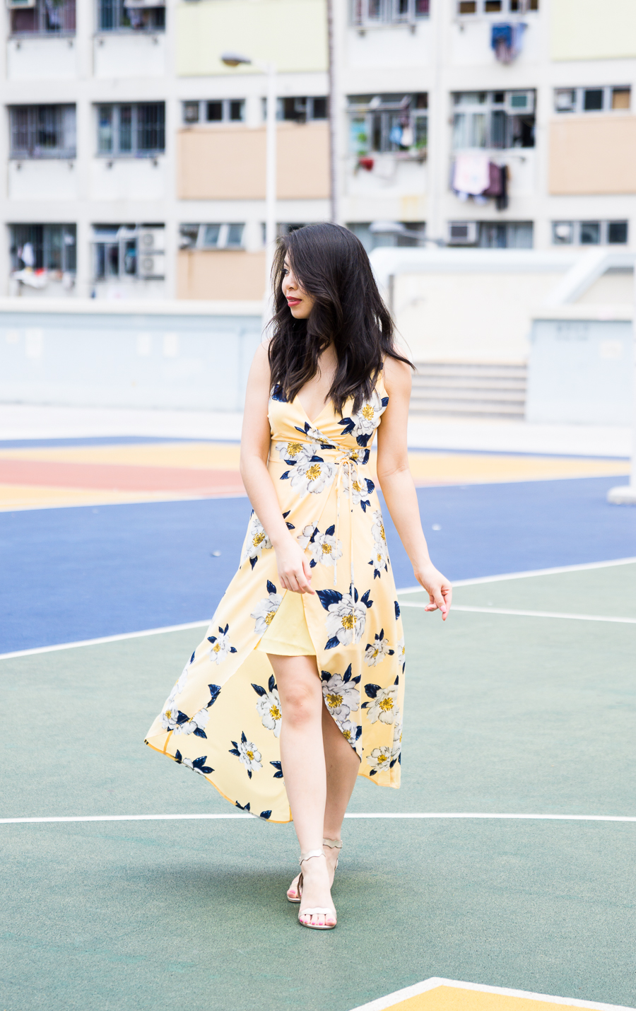 JOA yellow floral dress, how to get to Choi Hung Estate car park basketball court for Instagram photography in Hong Kong, petite fashion blog