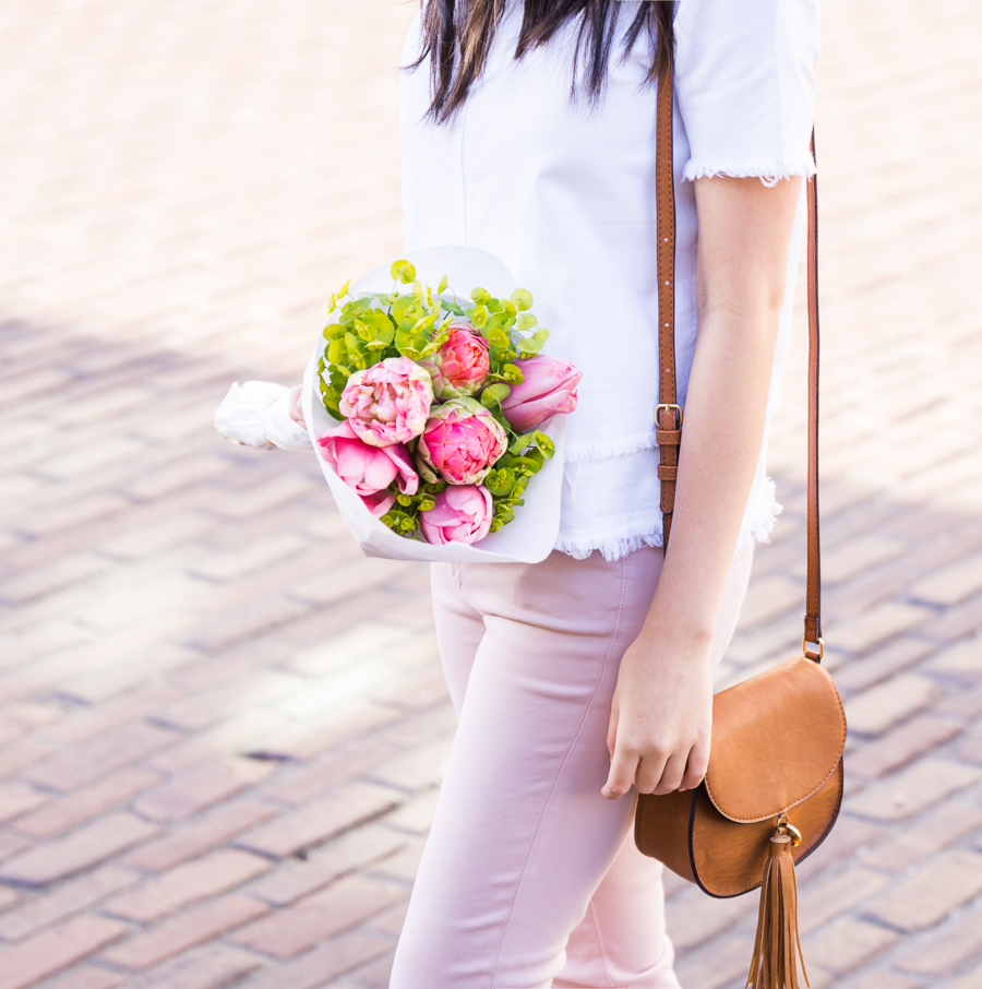 Pink jeans outfit, AG Jeans sateen prima crop, summer outfit, petite fashion blog, Seattle pink wall