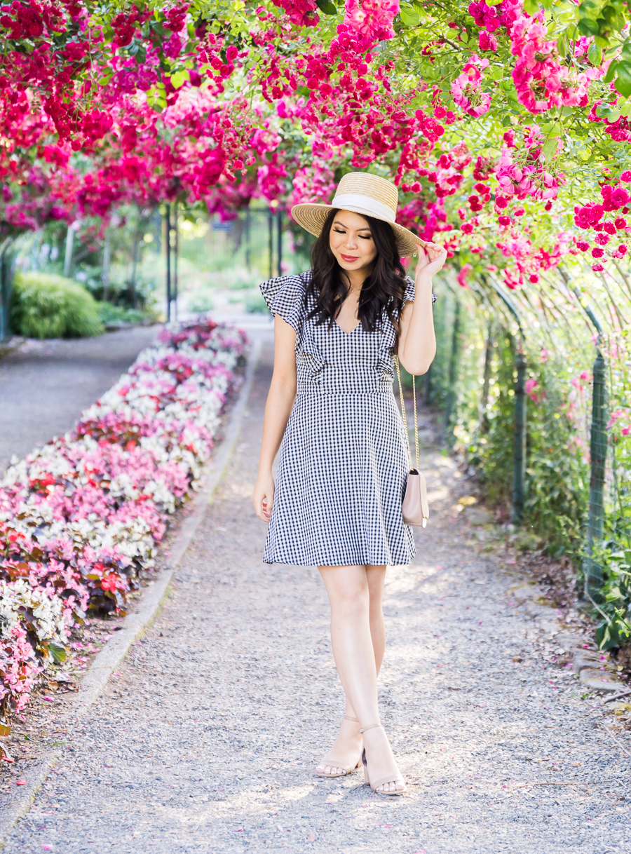 Gingham dress, gingham print, cute summer outfit, Point Defiance Rose Garden, Seattle fashion blogger, petite blog