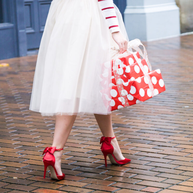 Holiday outfit idea, tulle skirt outfit, red striped top, red bow pumps, Seattle fashion blogger, holiday photo shoot, www.justatinabit.com