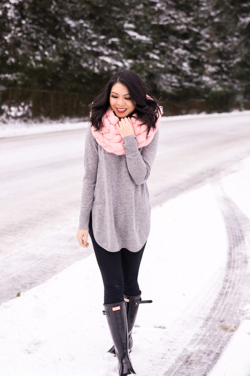 Snow outfits with Hunter boots, grey cashmere sweater, long sweater with leggings, pink merino wool scarf, infinity scarf, Seattle snow storm, Seattle fashion blogger