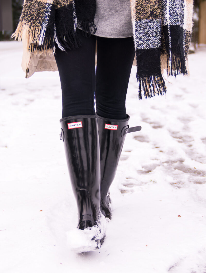 Black Hunter boots with leggings