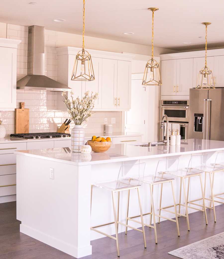 White Kitchen With Brass Pendant Lights, White Kitchen Bar Stools