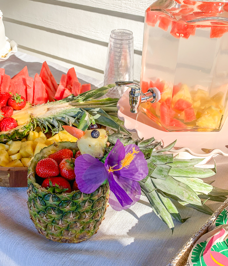 Tropical, Hawaiian theme bridal shower party, bridal shower decoration ideas, pineapple bird