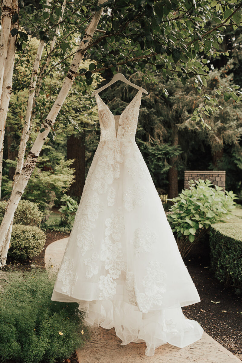 Seattle outdoor wedding at Rock Creek Gardens, wedding outfits, wedding blogger, Vietnamese American wedding, Calla Blanche 19110 Willow wedding dress, summer ball gown wedding dress with pockets and beaded flowers