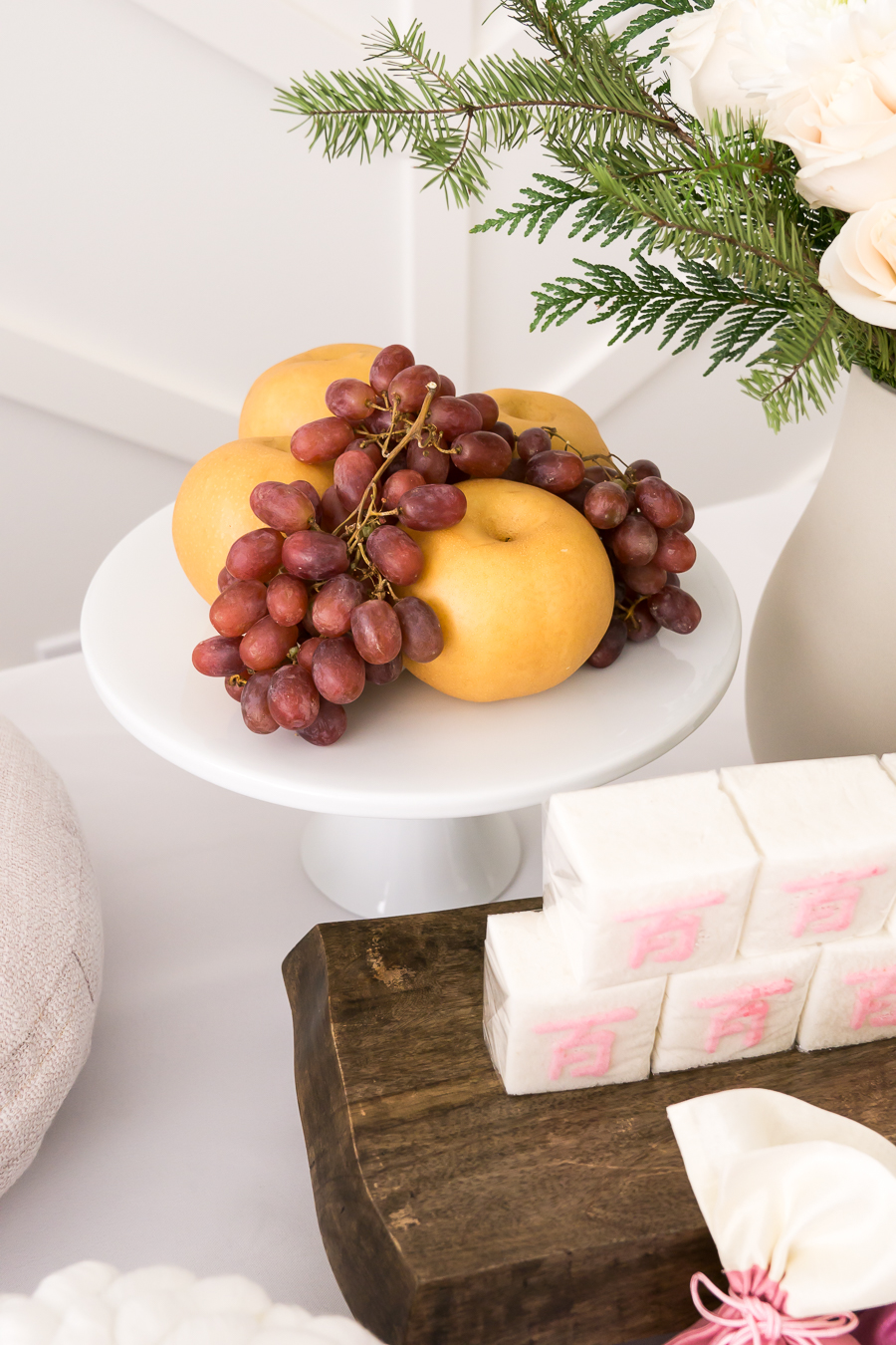 cake stand with Asian pear and grapes for 100 day celebration