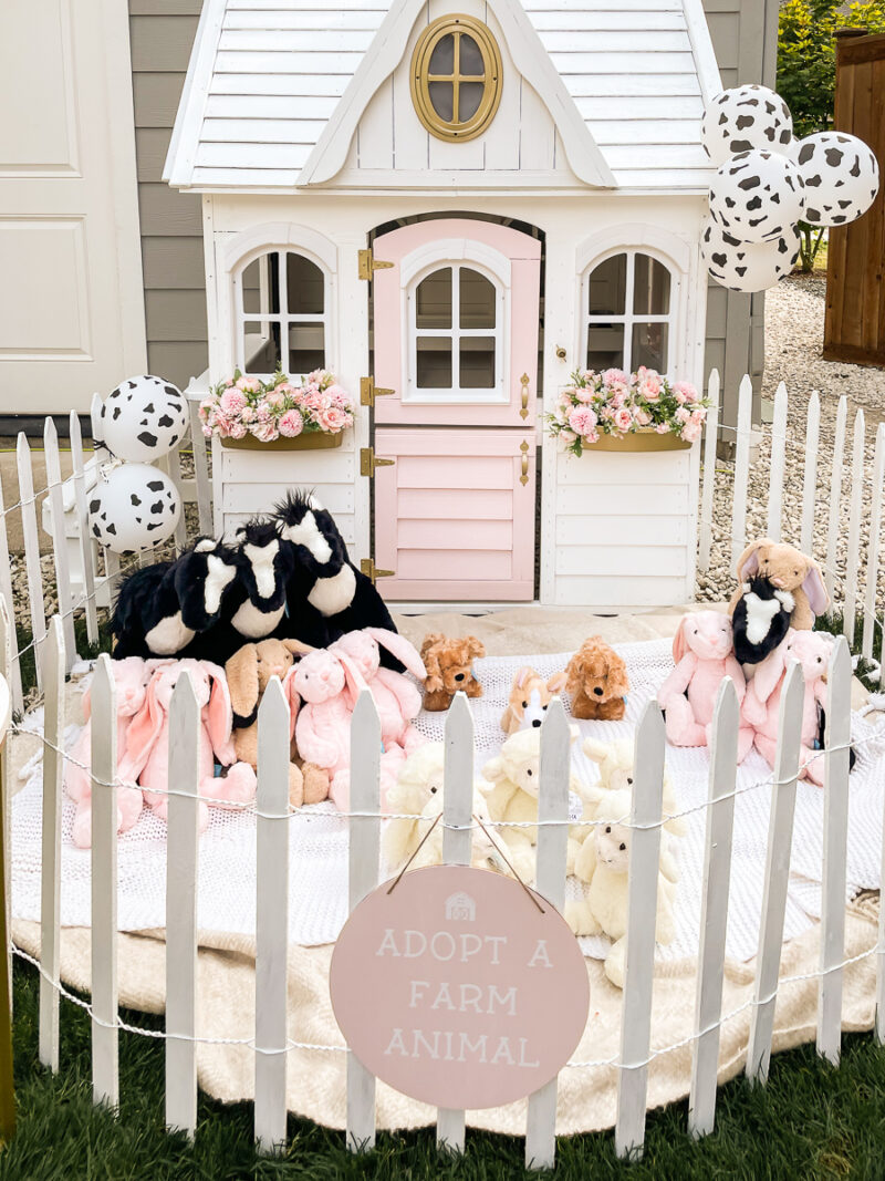 birthday play yard, farm birthday, farm decor