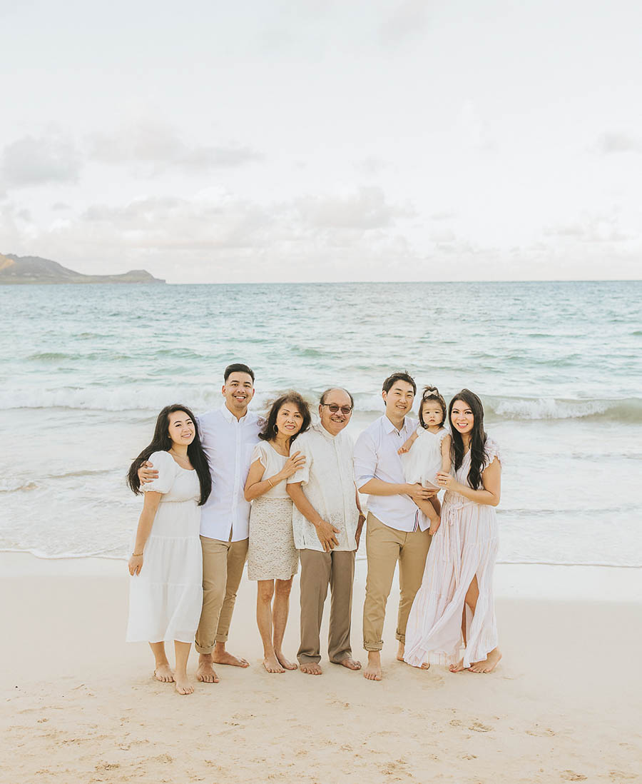 Family beach photos, family beach outfits, Hawaii family photos in Oahu, white and beige family vacation outfits