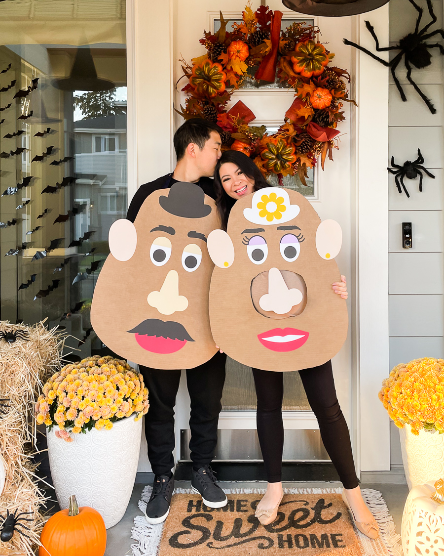 mr and mrs potato head costumes, matching couple costume, DIY toy story costume, cardboard mr and mrs potato head, pregnant costume idea, costume with hole for pregnant belly idea