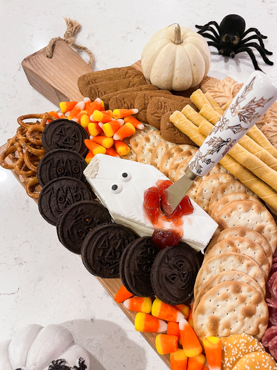 trader joe's fall snacks, halloween charcuterie board, halloween snacks, halloween recipes, halloween treats, trader joe's favorites