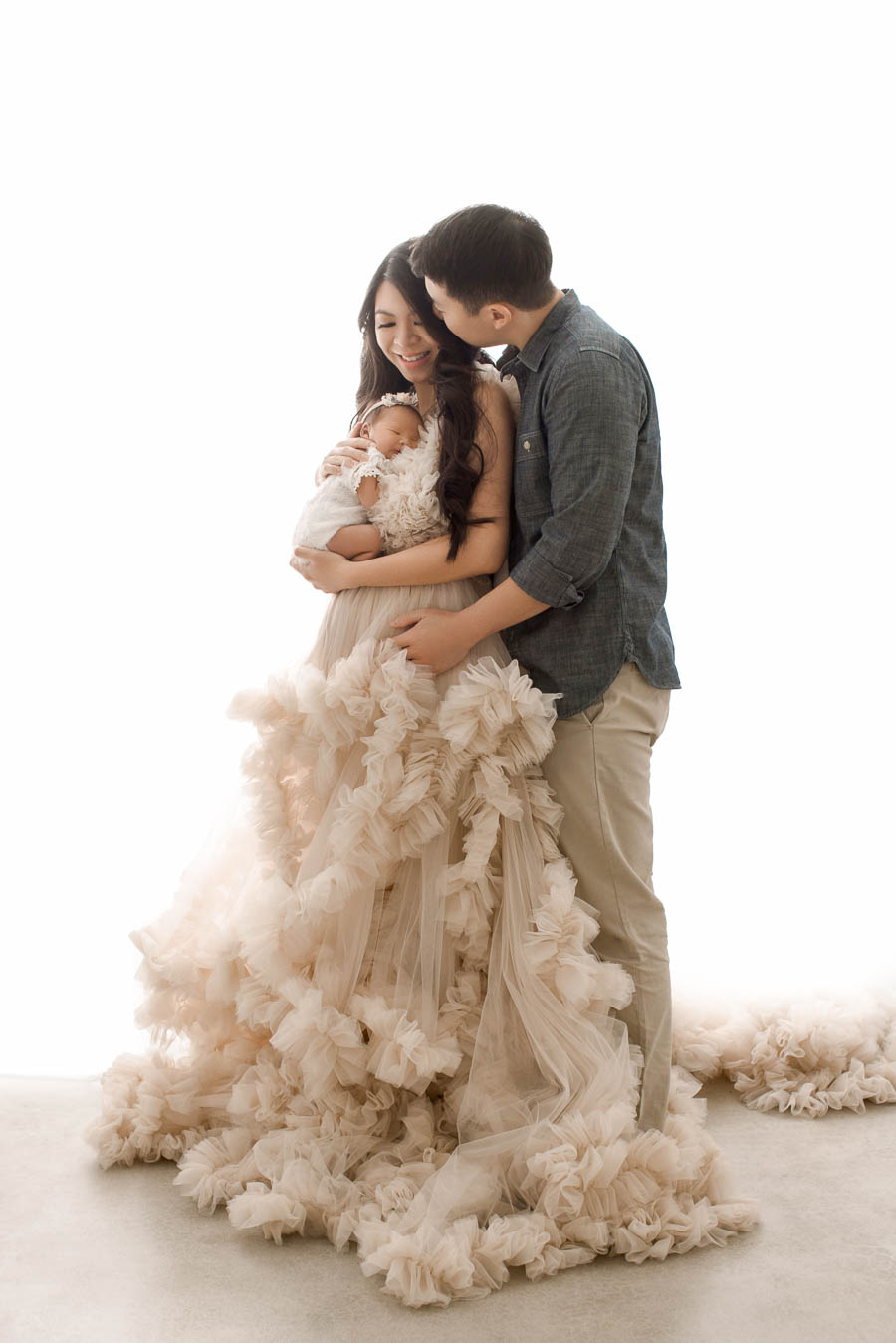 maternity tulle dress with newborn