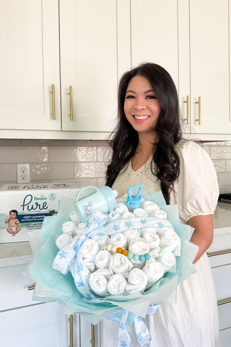 How to make a diaper bouquet with skewers and tissue paper
